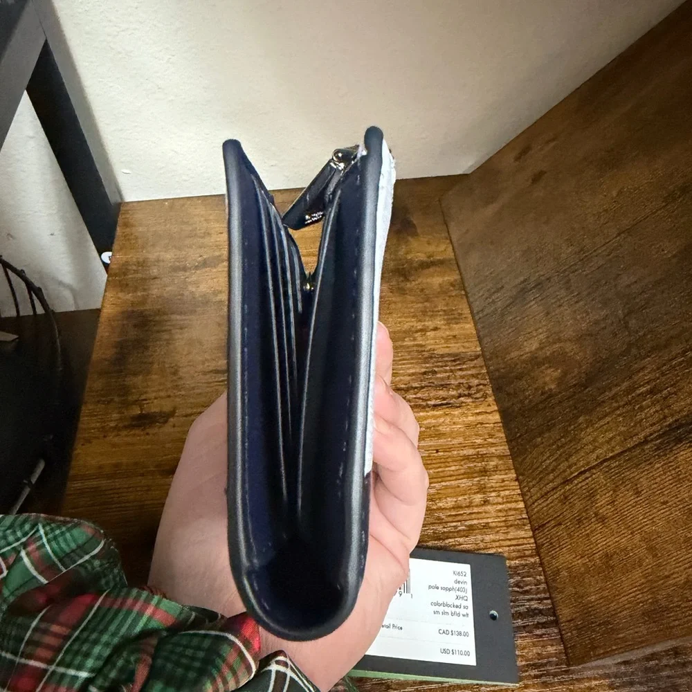 Kate Spade ♠️ Wallet - Picture 2 of 7